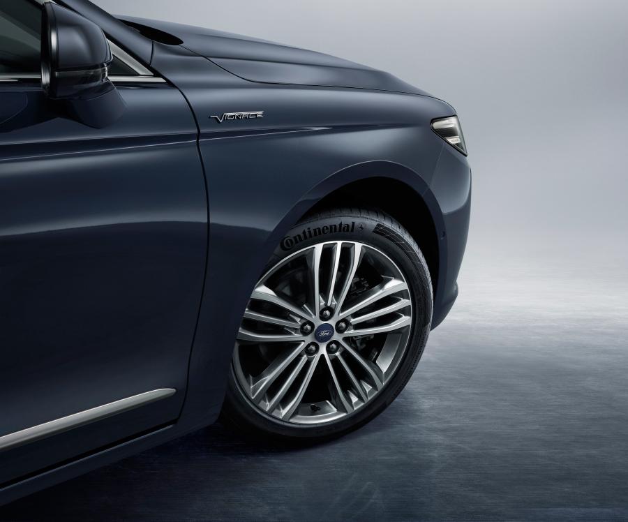 Колеса Ford Taurus Vignale 2019 года  (CN) (фото 7 из 14)